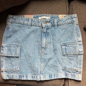 NWT Levi's “ 94 Cargo Mini Skirt “ Size 28